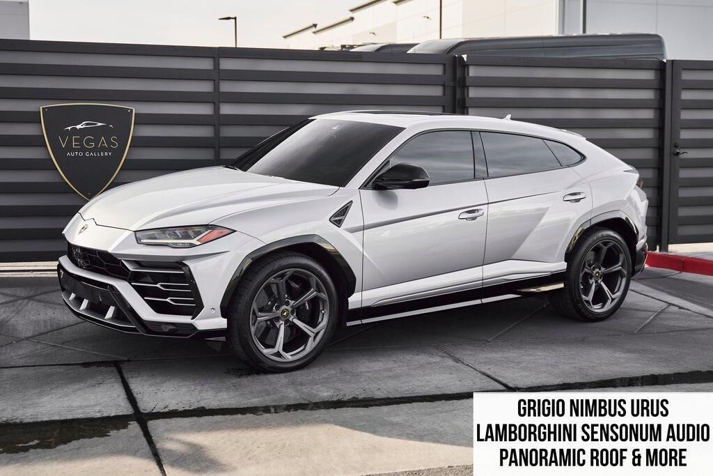2021 LAMBORGHINI URUS