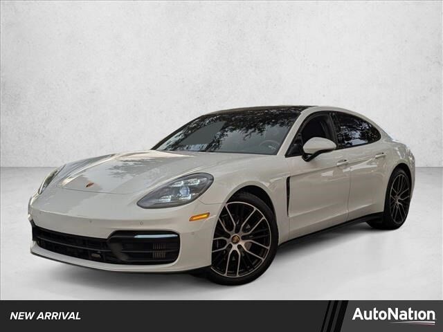 2022 PORSCHE Panamera