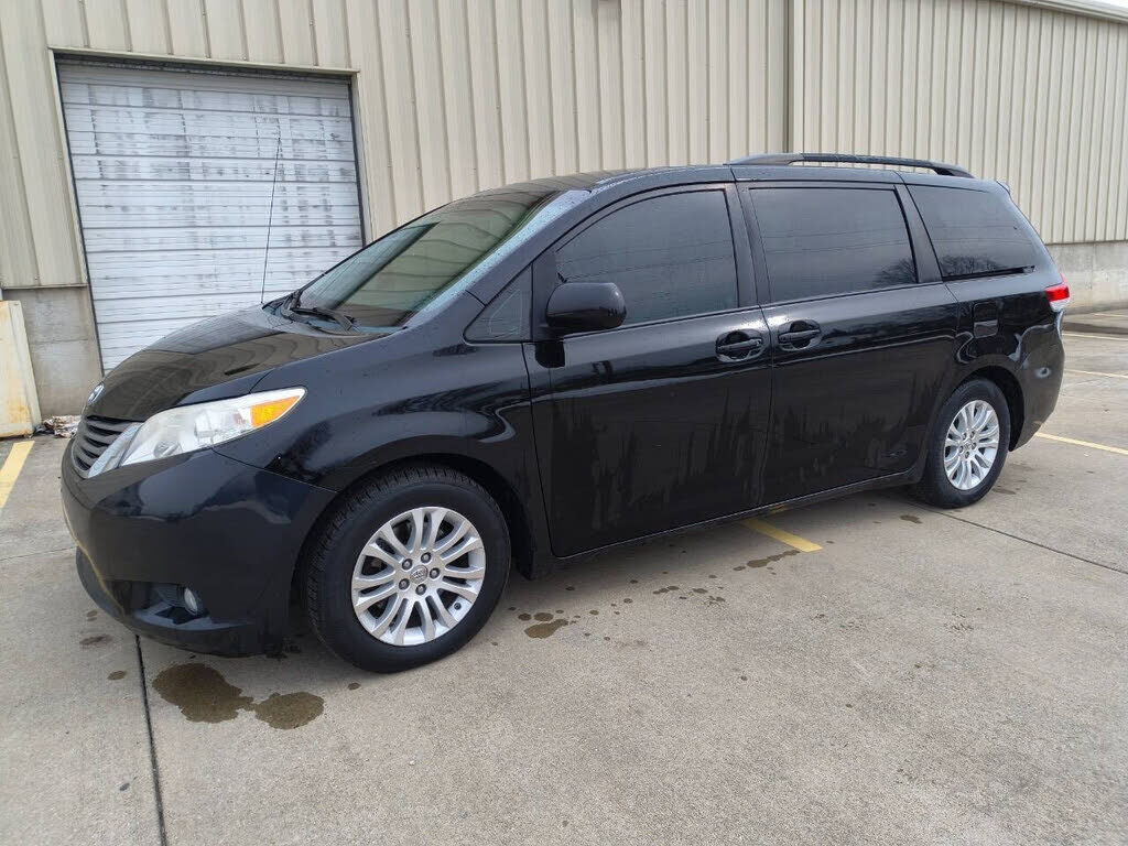 2013 TOYOTA Sienna