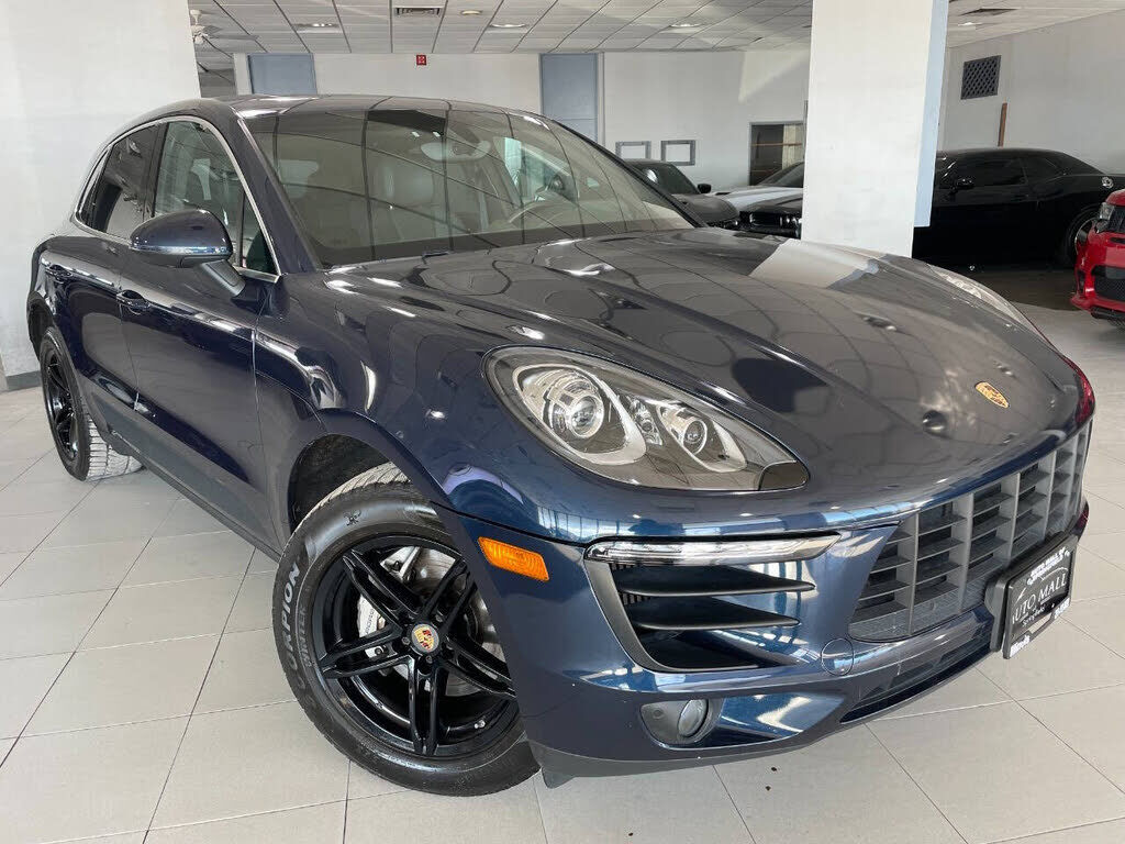 2016 PORSCHE Macan