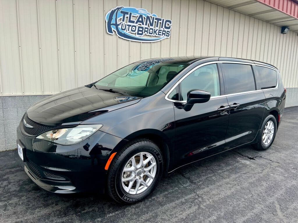 2024 CHRYSLER Voyager