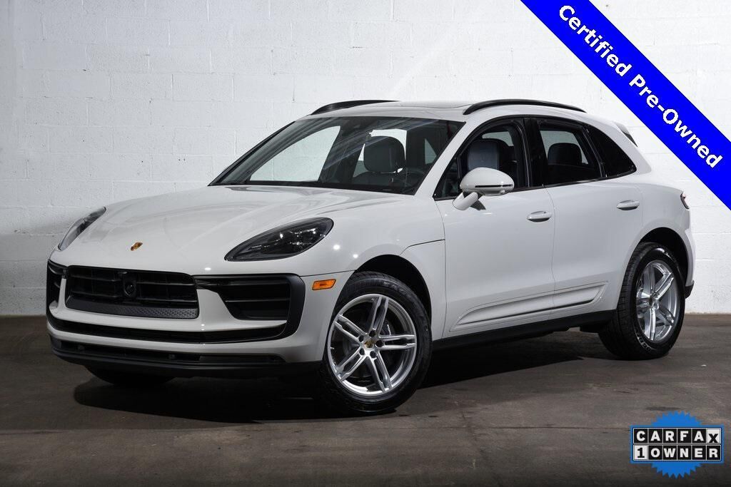 2025 PORSCHE Macan