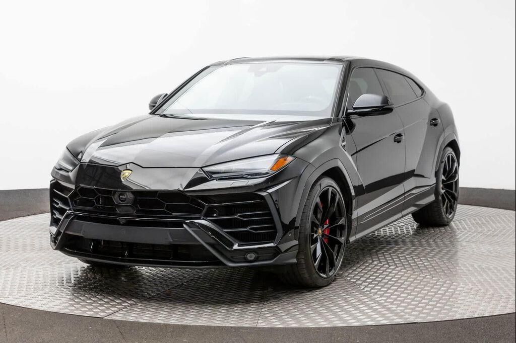 2022 LAMBORGHINI URUS