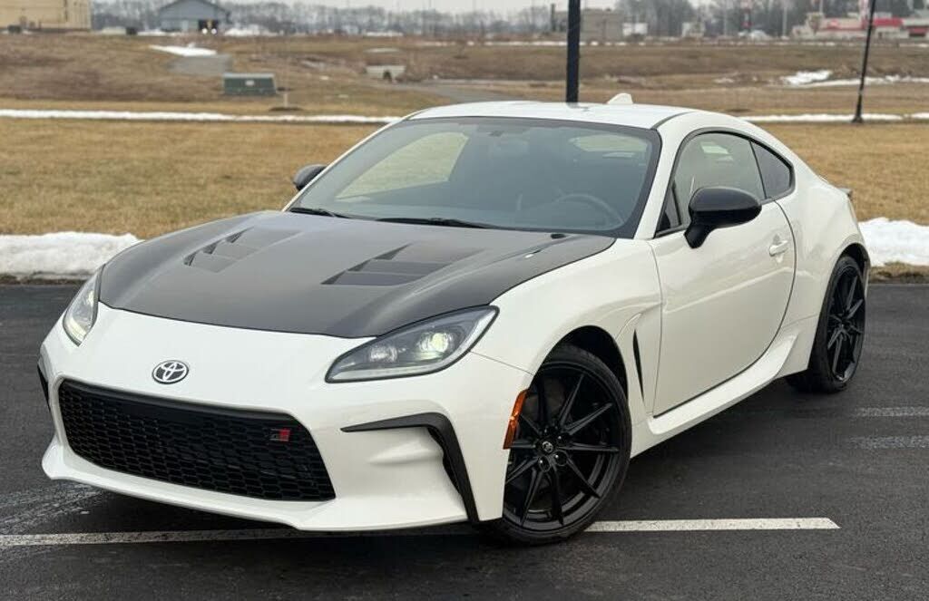 2024 TOYOTA GR86