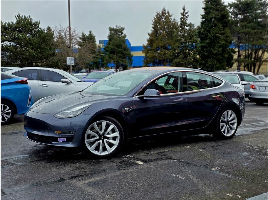 2018 TESLA Model 3