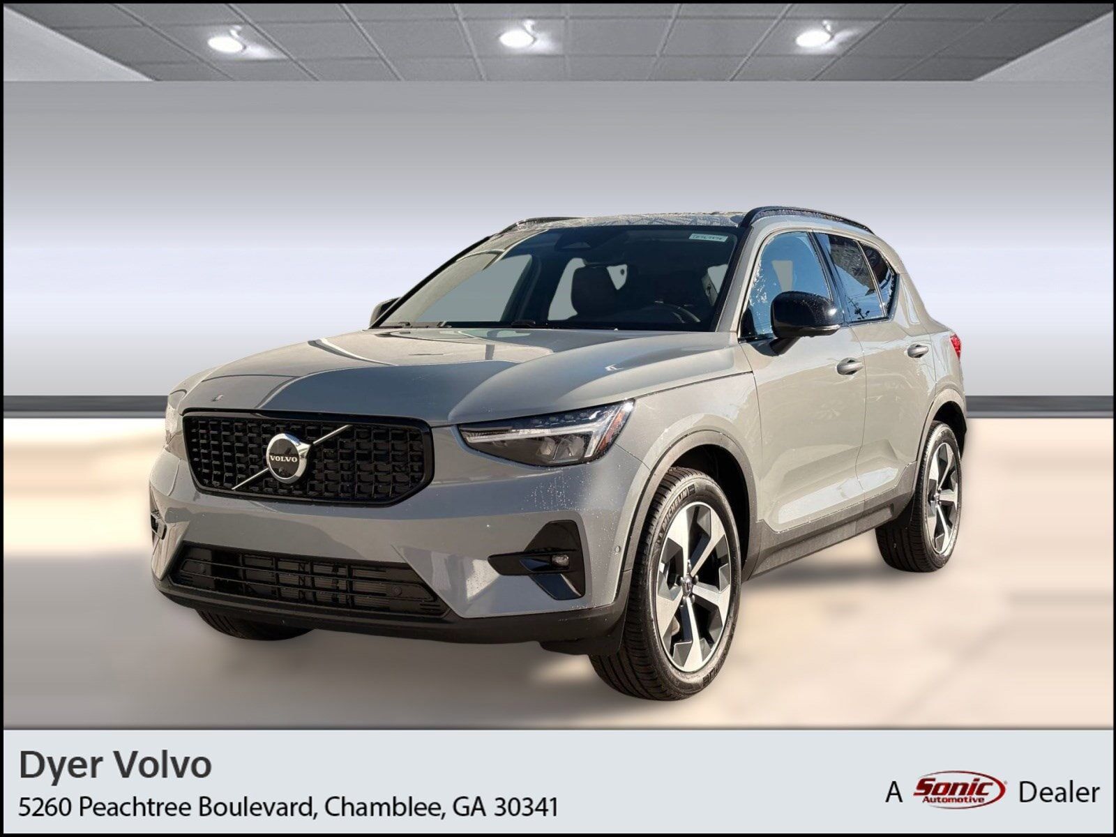 2026 VOLVO XC40