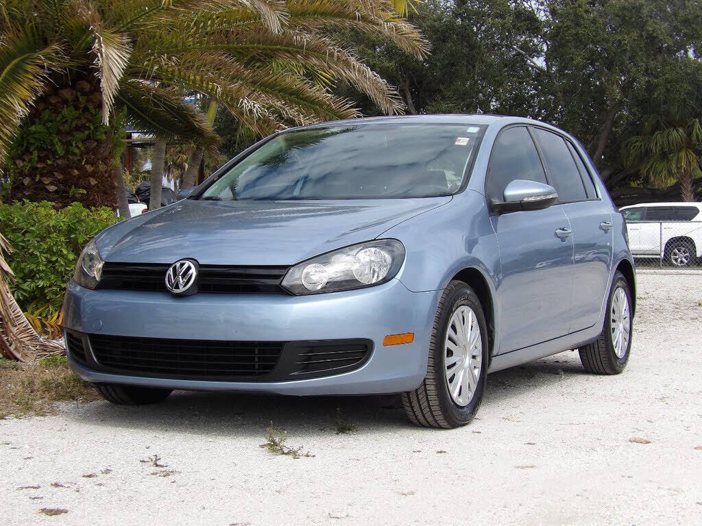 2011 VOLKSWAGEN Golf