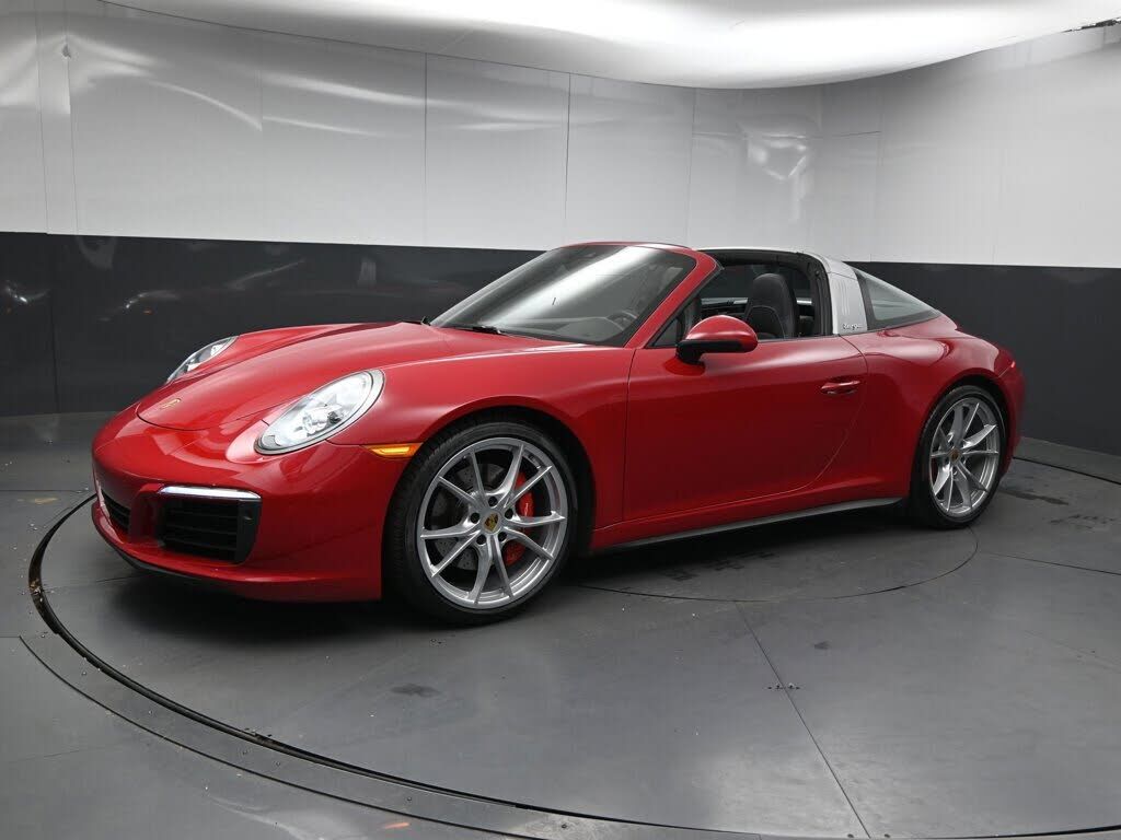 2019 PORSCHE 911