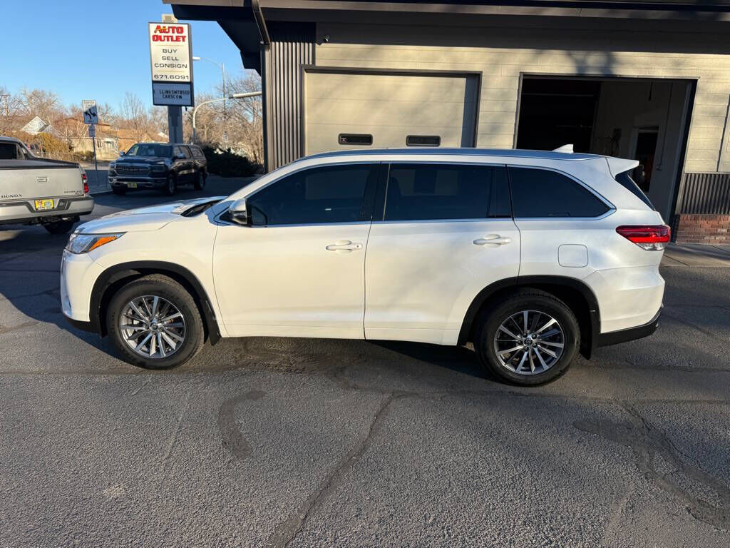 2017 TOYOTA Highlander