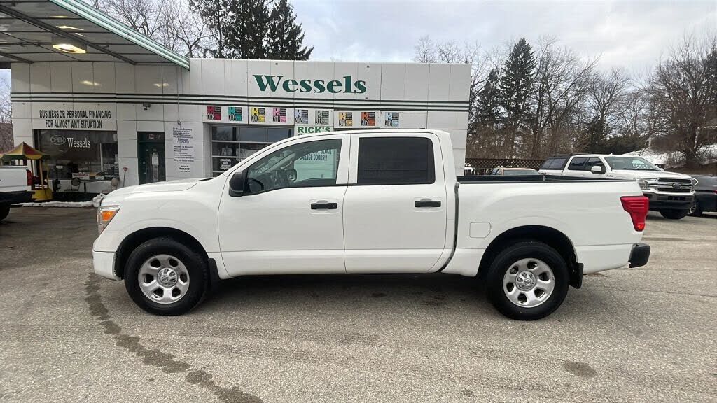 2022 NISSAN Titan