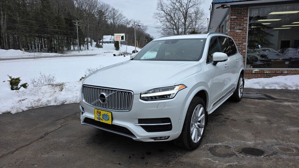 2017 VOLVO XC90