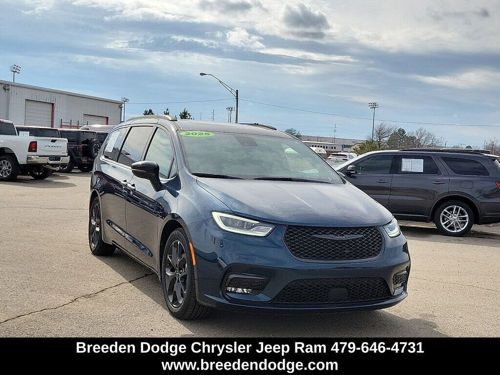 2025 CHRYSLER Pacifica