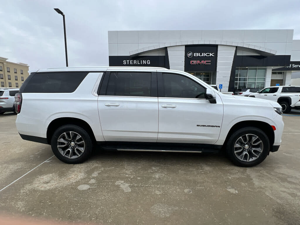 2022 CHEVROLET Suburban