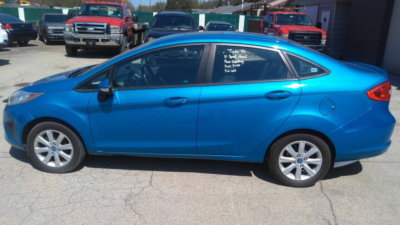 2013 FORD Fiesta