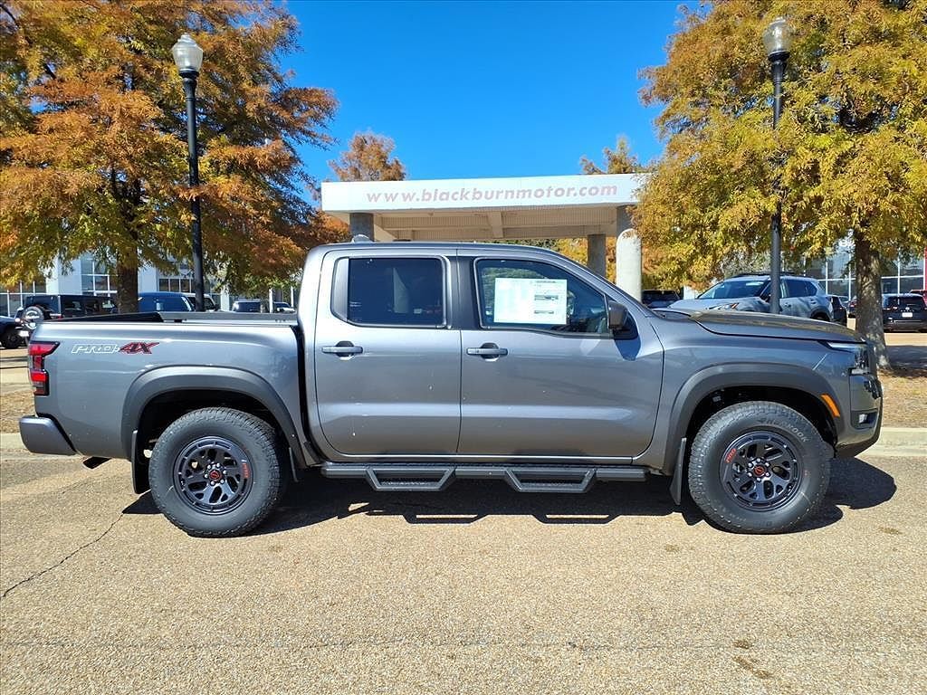 2026 NISSAN Frontier