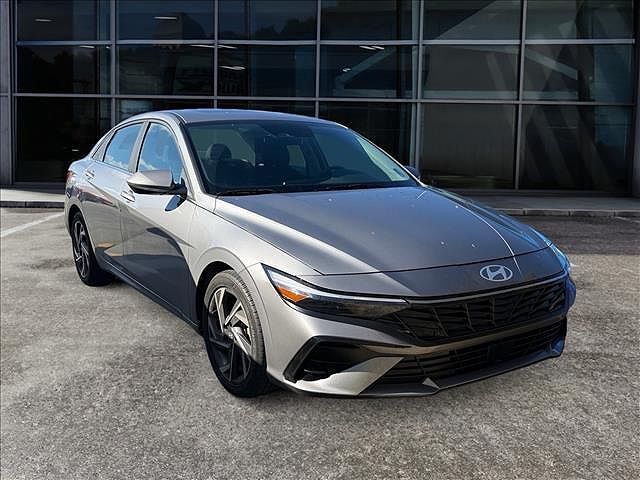 2024 HYUNDAI Elantra
