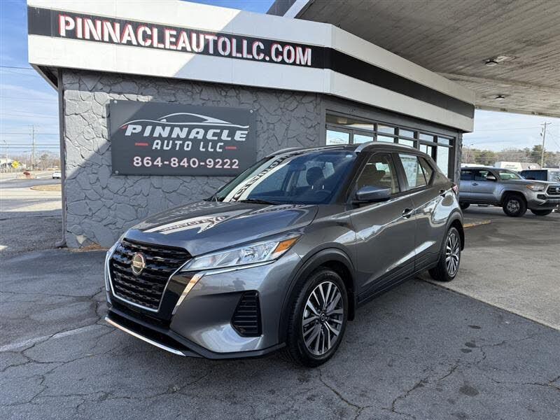 2021 NISSAN Kicks
