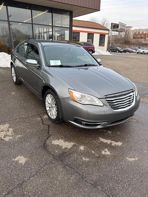 2011 CHRYSLER 200