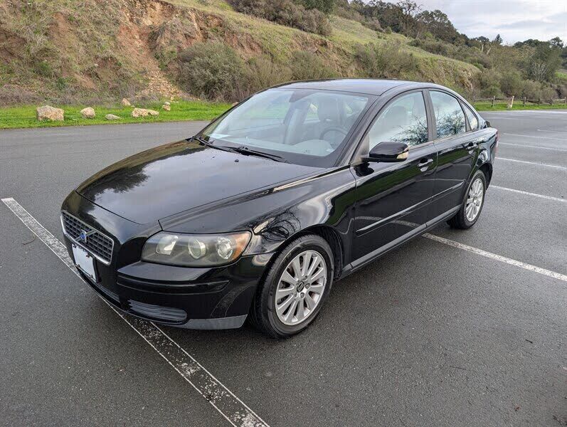 2005 VOLVO S40