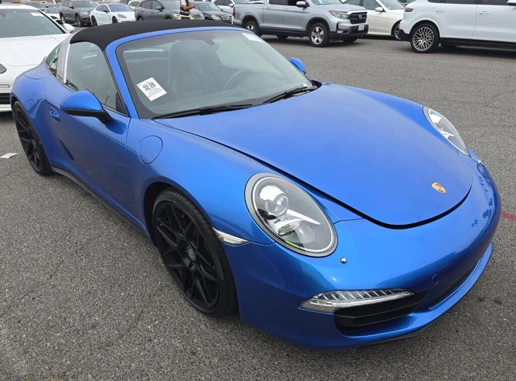 2016 PORSCHE 911