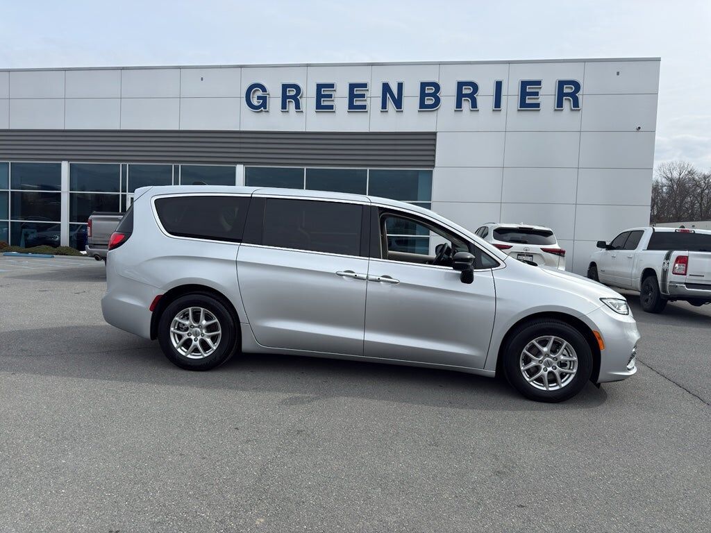 2024 CHRYSLER Pacifica