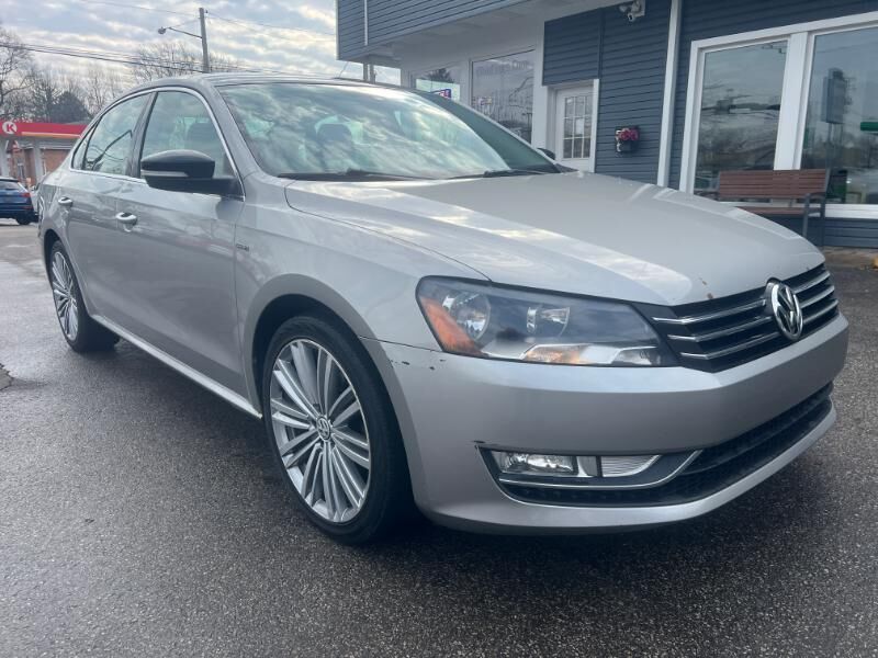 2014 VOLKSWAGEN Passat