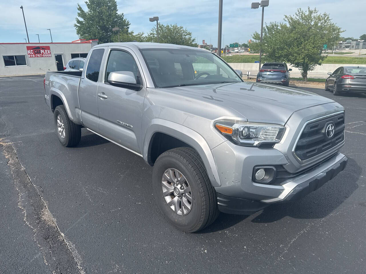 2016 TOYOTA Tacoma