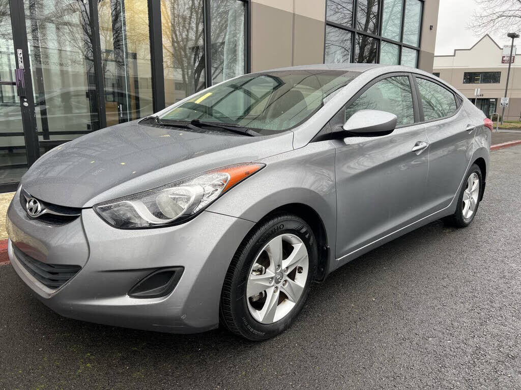 2013 HYUNDAI Elantra