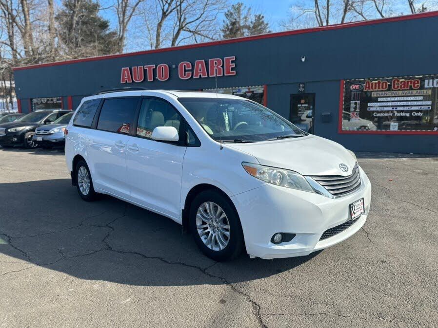 2013 TOYOTA Sienna