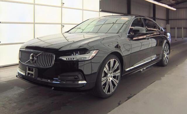 2023 VOLVO S90