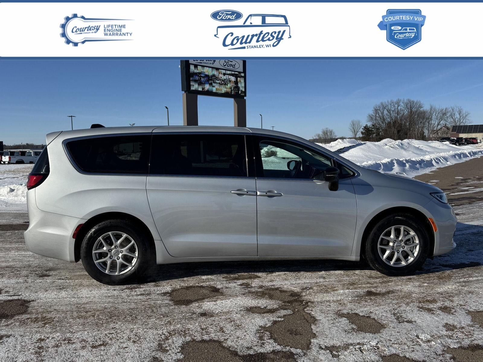 2024 CHRYSLER Pacifica