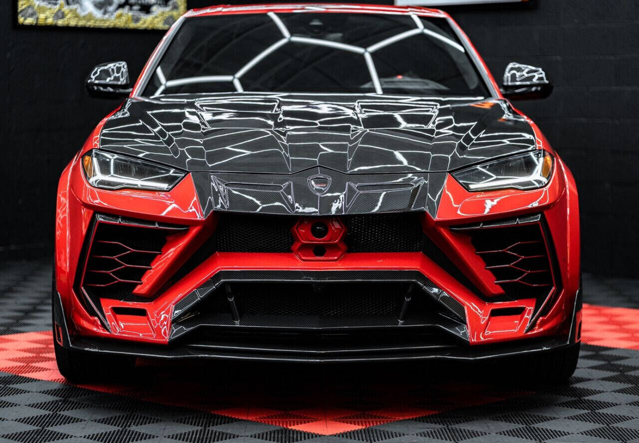 2020 LAMBORGHINI URUS