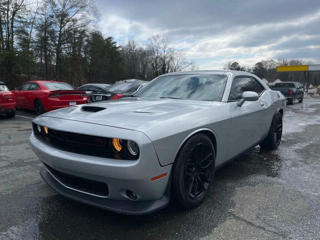 2019 DODGE Challenger