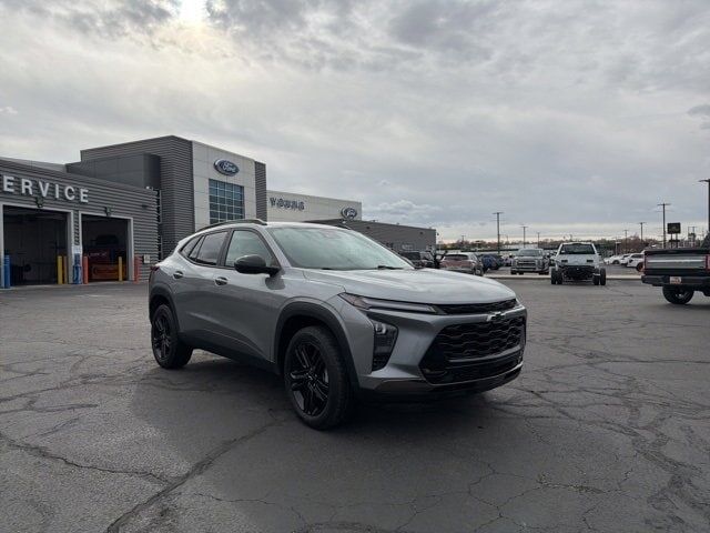 2024 CHEVROLET Trax