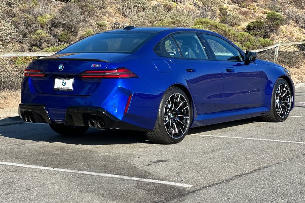 2025 BMW M5