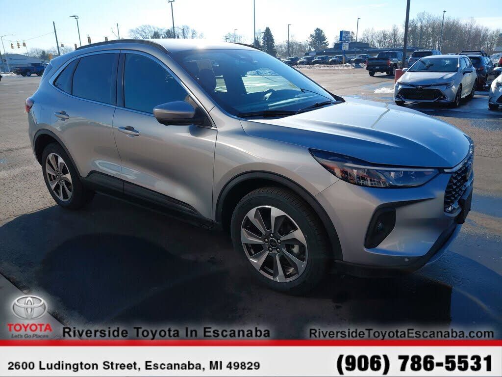 2024 FORD Escape
