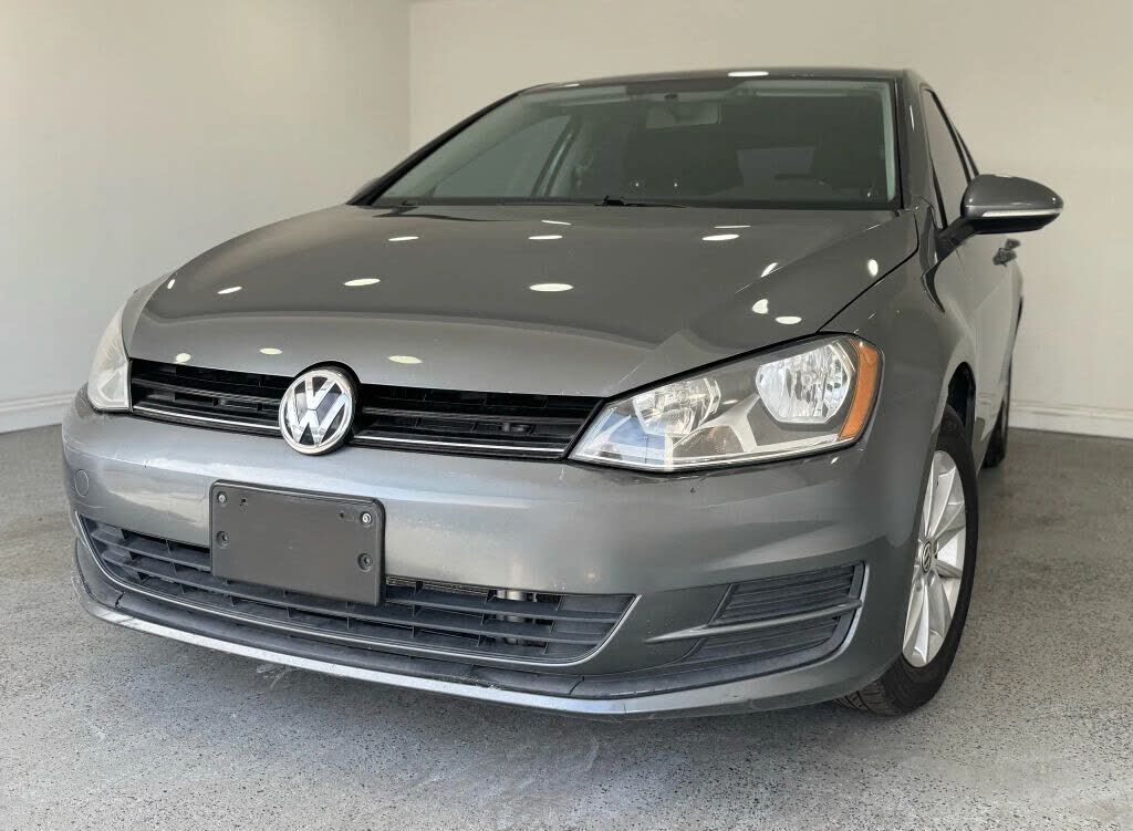2017 VOLKSWAGEN Golf