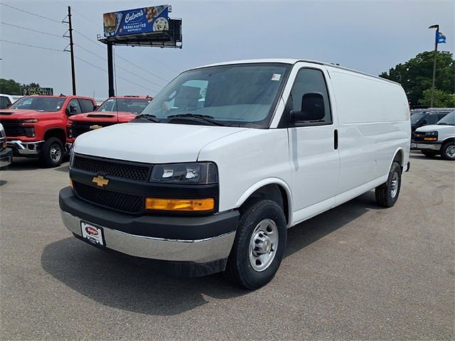 2025 CHEVROLET Express