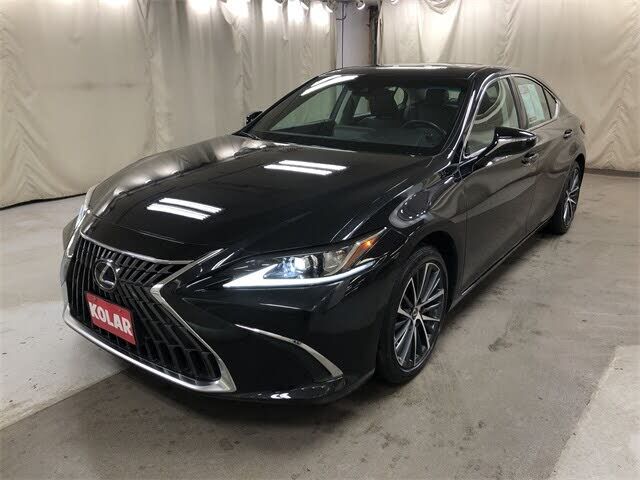 2025 LEXUS ES