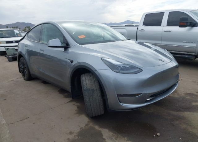 2024 TESLA Model Y