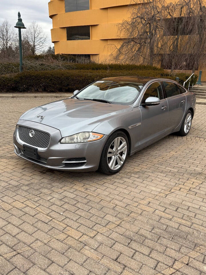 2011 JAGUAR XJ