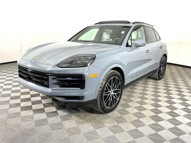 2025 PORSCHE Cayenne