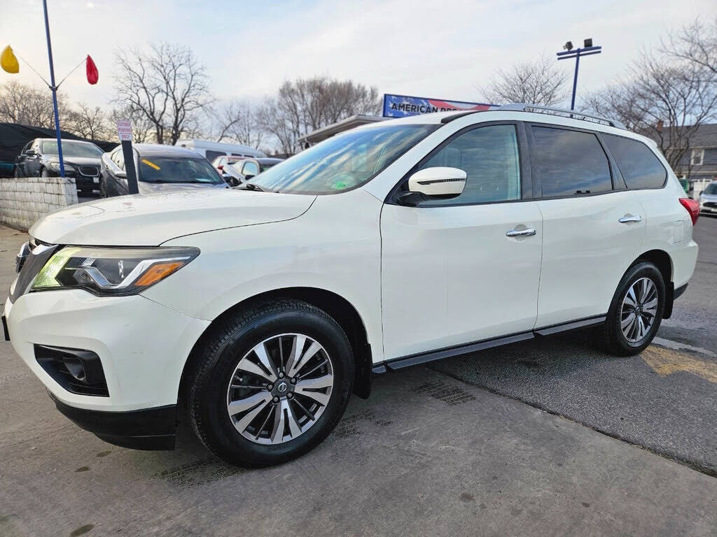 2017 NISSAN Pathfinder