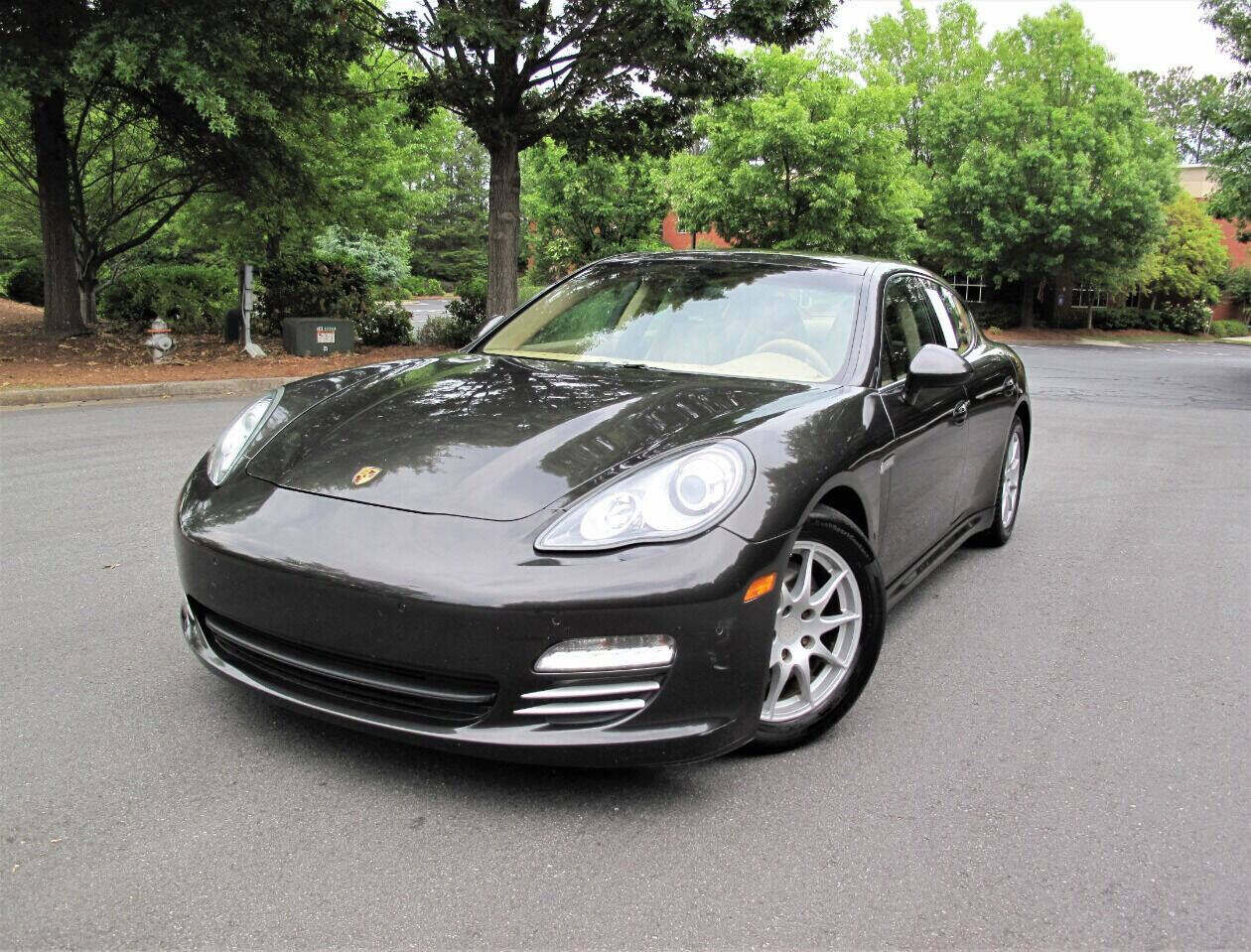 2011 PORSCHE Panamera