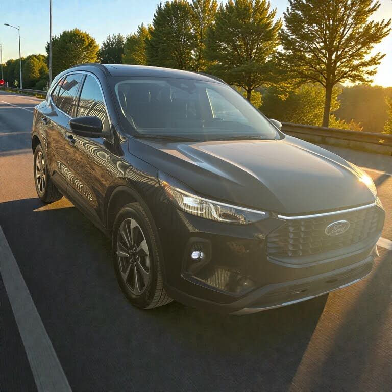 2025 FORD Escape
