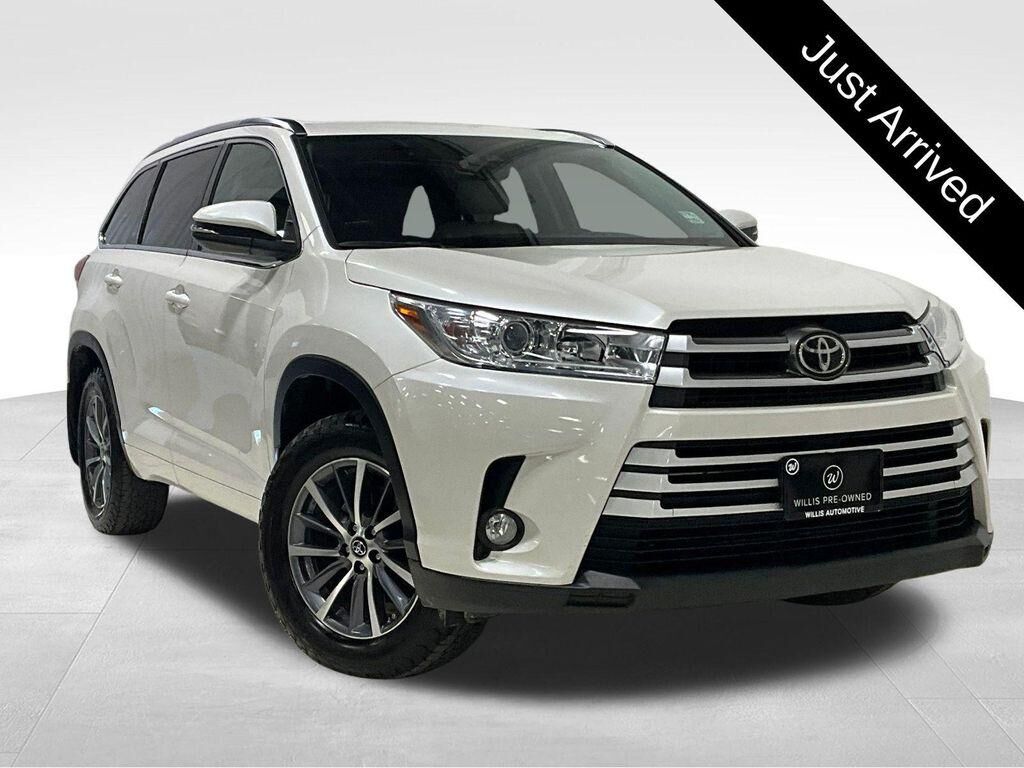 2017 TOYOTA Highlander
