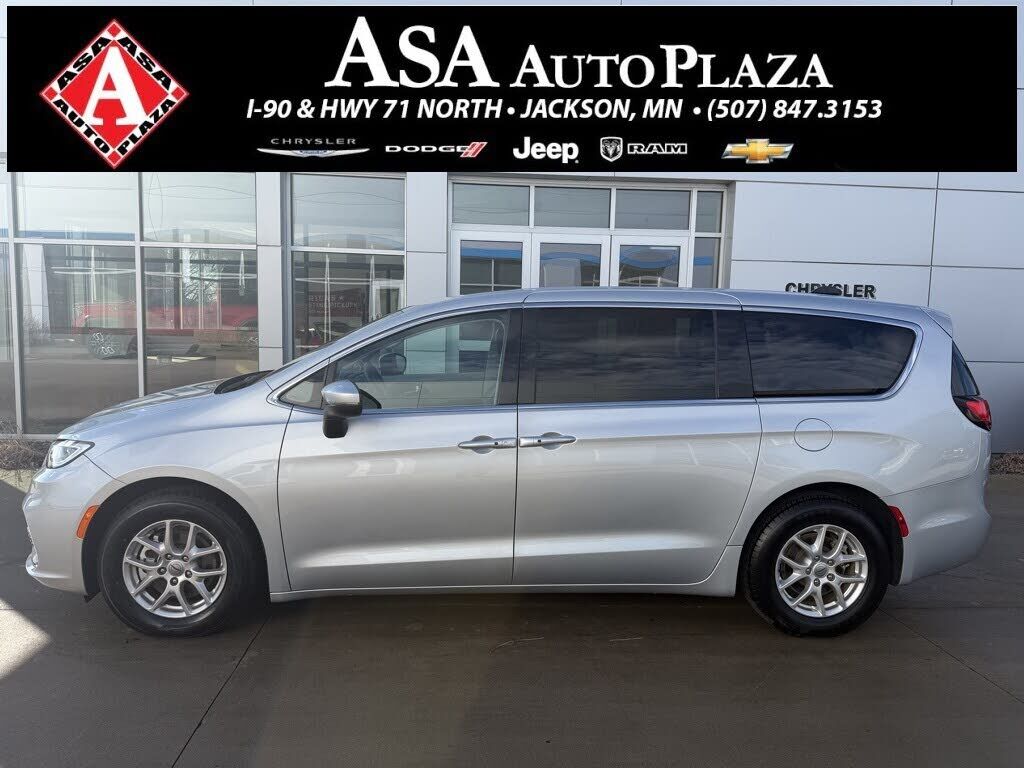 2023 CHRYSLER Pacifica