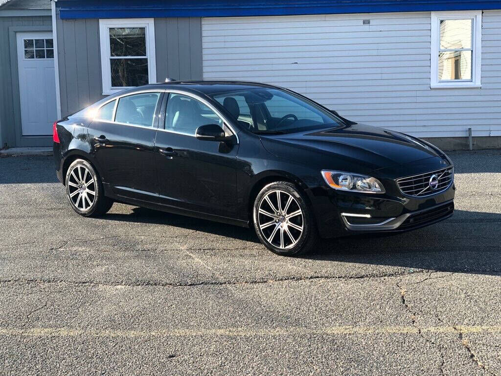 2017 VOLVO S60