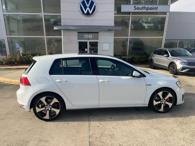 2016 VOLKSWAGEN Golf GTI