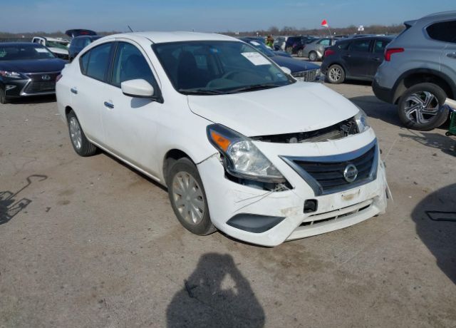 2017 NISSAN Versa
